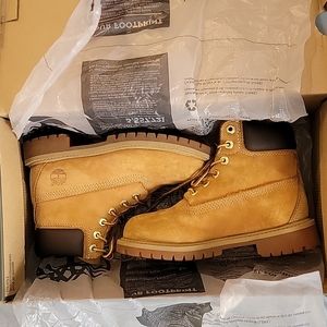 Boys Timberland Boots (Size 13)